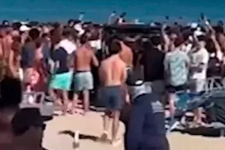 Spring Break beach brawl erupts in Florida as students 'place crypto bets on fighters' - Daily Express US