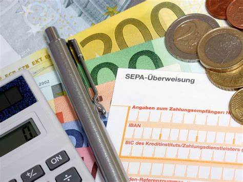 Neue Regelung für Banken: Praktische Funktion bei Überweisungen wird Pflicht