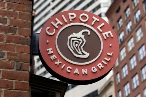 Chipotle slumps as weak dine-out demand dampens annual sales forecast