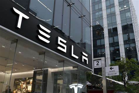 Tesla Loses Another Top Sales Exec a Week Before Earnings, Report Says