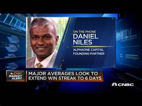 AI Trade Skeptic Dan Niles Finally Reveals His Favorite Tech Stock for 2025