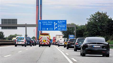 Hamburg: Vollsperrungen auf der A24 und A1 im September - ADAC
