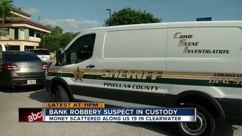 Man accused of Lexington bank robbery ran, threw money along the way - Yahoo