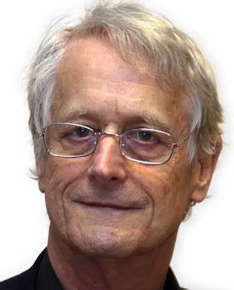 Ted Nelson struggles to convince why people would need computers, 1979 [video]