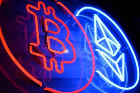 Altcoins Surge: Solana, Dogecoin Lead While Ethereum Outpaces Bitcoin’s Rebound