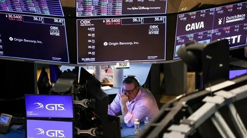Bitcoin News Today: Bitcoin Drops Toward $78K as Wall Street Sell-Off Deepens—Traders Eye RSI Signals - Binance