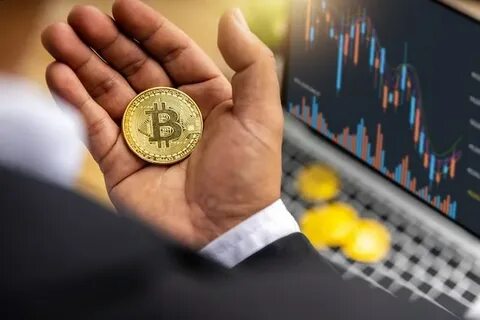 Better Cryptocurrency to Buy the Dip (If There Is One): Bitcoin vs. XRP