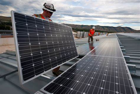 Mizuho Nudges First Solar Target to $278, Highlights Policy Edge Amid Solar Sector Shake-Up