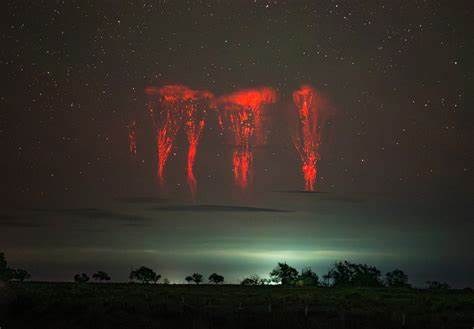 The most otherworldly, mysterious forms of lightning on Earth