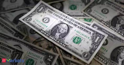 Dollar Pares Gains as Economy Keeps Showing Signs of Cooling