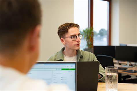 Wat is Canva? Uitleg en tips voor een topdesign! - Wux