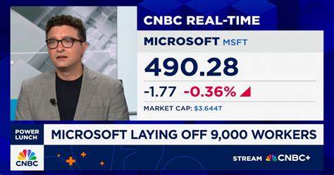 Microsoft 9000 layoffs not performance-based, largely targeting middle managers [video]