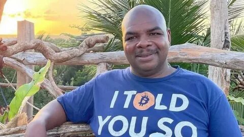 Man who urged people to buy $1 of Bitcoin in 2013 now lives an incredible life - LADbible