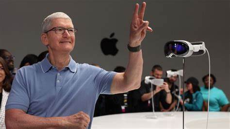 Time is running out for Tim Cook: Apple lacks strategic vision