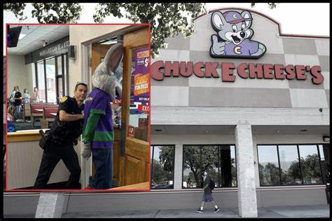 'Chuck E. Cheese' handcuffed and arrested in Florida