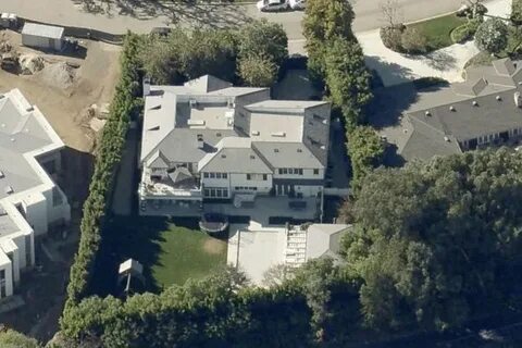 Jack Black's former Hollywood Hills pad is up for grabs at $1.995 million - Yahoo Finance