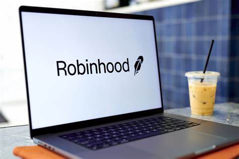 Robinhood CLO has shot at SEC chair: report - crypto.news