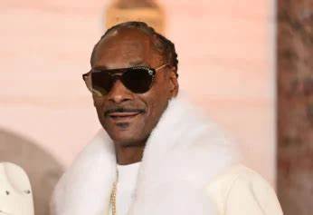 'He Talked All That Mess': Snoop Dogg Shrugs Off ‘Sellout’ Claims and Losing Half-Million Followers Over Trump Performance Backlash - Atlanta Black Star