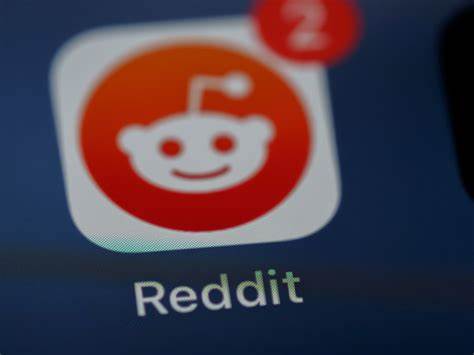Jim Cramer Says “Reddit’s Going to Have a Really Good Quarter