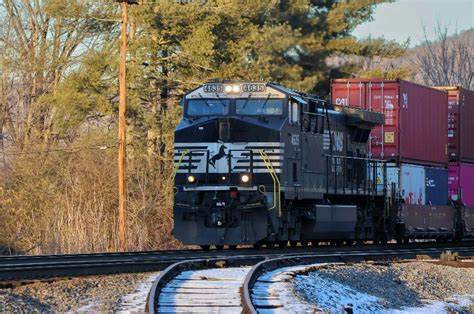 Union Pacific, Norfolk Southern in Advanced Discussions for Deal