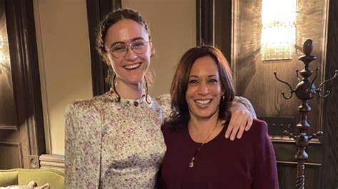 Kamala Harris' Stieftochter: Das ist Ella Emhoff?