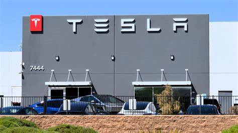 Tesla’s (TSLA) AI Future Could Add $1 Trillion in Value, Says Dan Ives