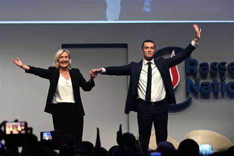 Le Pen ändert Bardellas Strategie: Rassemblement National will auch ohne Mehrheit regieren