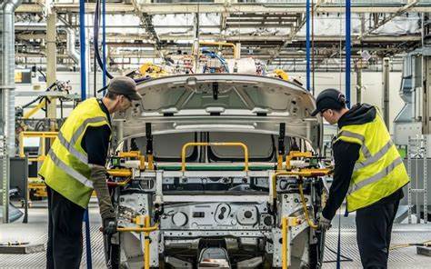 Vauxhall owner risks exclusion from Labour electric car scheme