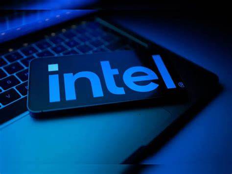 Intel trims full-year expense outlook following Altera stake sale