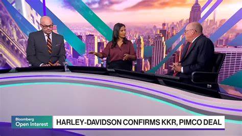 KKR, Pimco Buy 10% Stake in Harley's Finance Arm