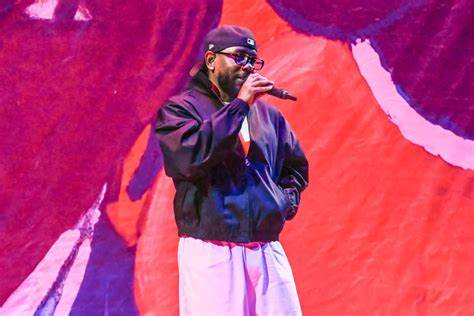 Kendrick Lamar Performs ‘Not Like Us’ 5 Times At Iconic Juneteenth Show, Brings Together 25 LA Artists: ‘This Won’t Be The Last Of Us’ - Yahoo Entertainment