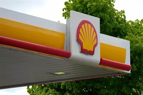Shell in Early Talks to Acquire Rival BP