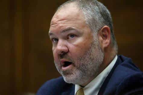 US Treasury's Bessent ousts IRS acting chief, names deputy to temporary 