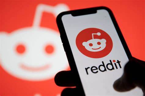 Reddit Investors Debate Buying vs. Waiting: 'I've Been An SCHD Stan 
