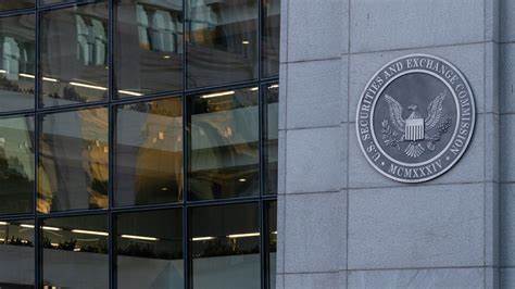 SEC Commissioner Labels Agency’s Crypto Approach a “Disaster