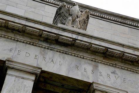 Fed advances plan to ease bank leverage requirements