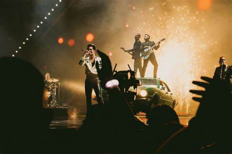 如何评价美国另类摇滚乐队Panic! at the Disco? - 知乎