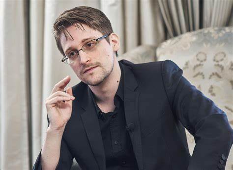 Edward Snowden Cautions Crypto Industry Not To Dilute Principles: 'We Should Defy Bureaucracy' - Benzinga