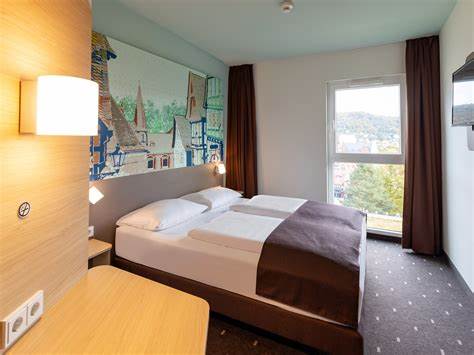 ≣ HOTEL MARBURG • OFFIZIELLE Hotelpreise & Verfügbarkeit