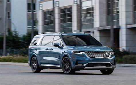 3 Reasons to Buy Carnival Before Tuesday, and 1 Reason to Sell