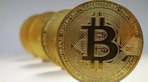 Imminent Blow-Off Top Rally for Bitcoin and Crypto Predicted Amid Surge in US Dollar Supply, Says Economist Henrik Zeberg