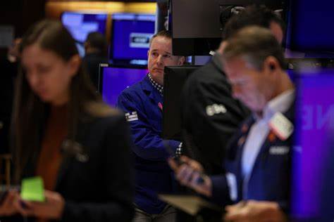 TSX Edges up on Economic Data - The Globe and Mail