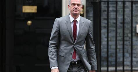 Minister demands overhaul of UK's leading AI institute