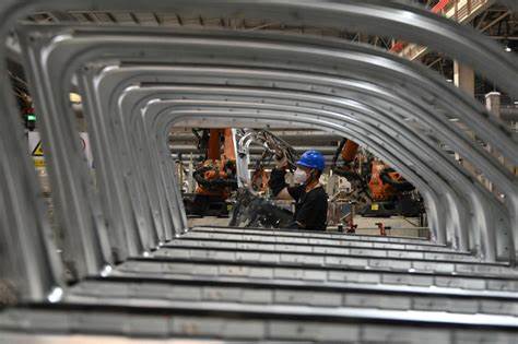 U.S.’s Sluggish Factory Activity Persists Amid Trade Uncertainty