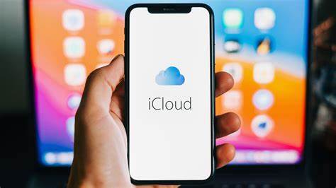 Live updates as Apple reports issues with web apps, Photos, and more