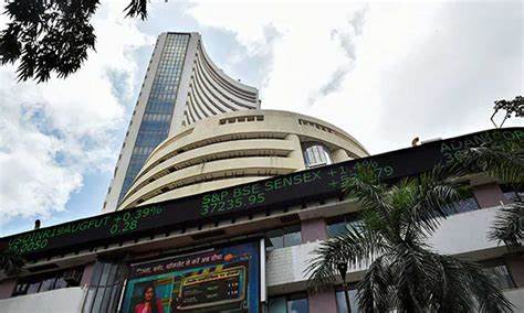 Sensex Today | Stock Market LIVE Updates: Sensex jumps over 550 pts, trades near 82K mark; Nifty above 25... - The Economic Times