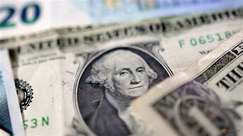 Dollar rises while global stock index falls; inflation and tariffs in focus