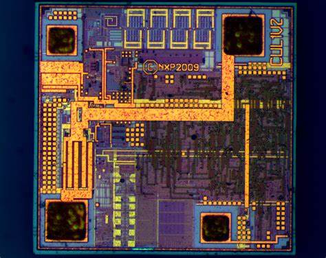 How to "open" a microchip and what's inside?