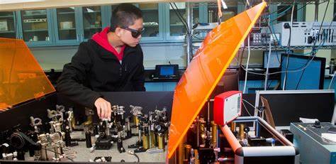 Physics needs research software engineers
