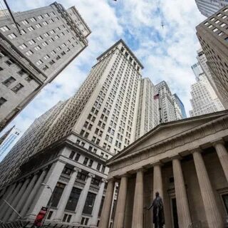 Tapestry, Inc. (TPR)’s Turnaround Example Needs To Be Followed, Says Jim Cramer